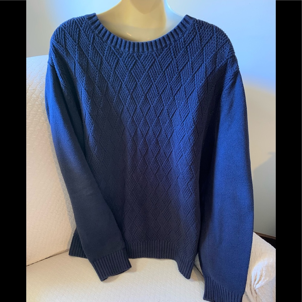 Big Price Drop Like new, St John’s Bay Men’s Crew Neck Sweater